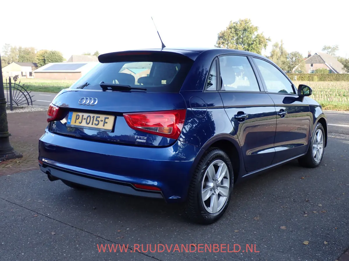 1.0TFSI 5-DEURS // AIRCO / CRUISE / BLUETOOTH