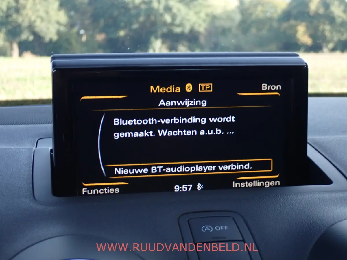1.0TFSI 5-DEURS // AIRCO / CRUISE / BLUETOOTH