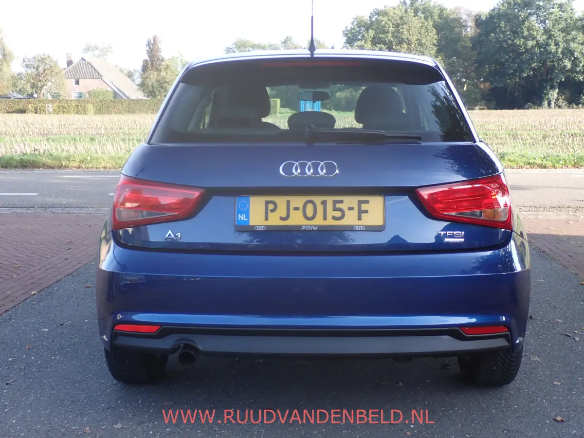 1.0TFSI 5-DEURS // AIRCO / CRUISE / BLUETOOTH
