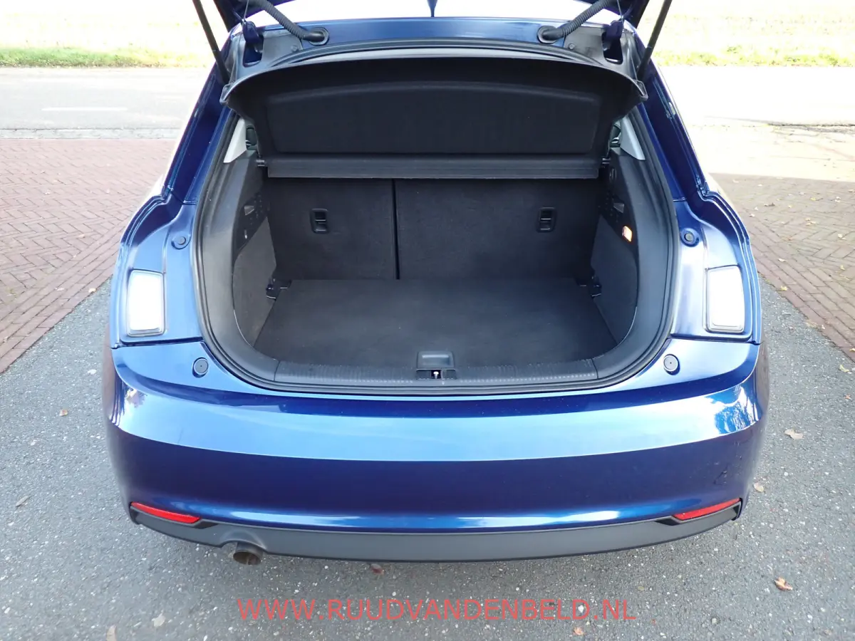 1.0TFSI 5-DEURS // AIRCO / CRUISE / BLUETOOTH