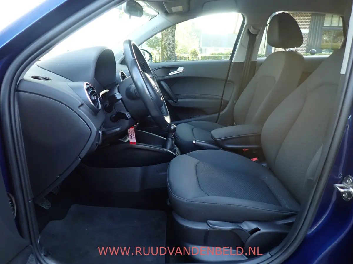 1.0TFSI 5-DEURS // AIRCO / CRUISE / BLUETOOTH
