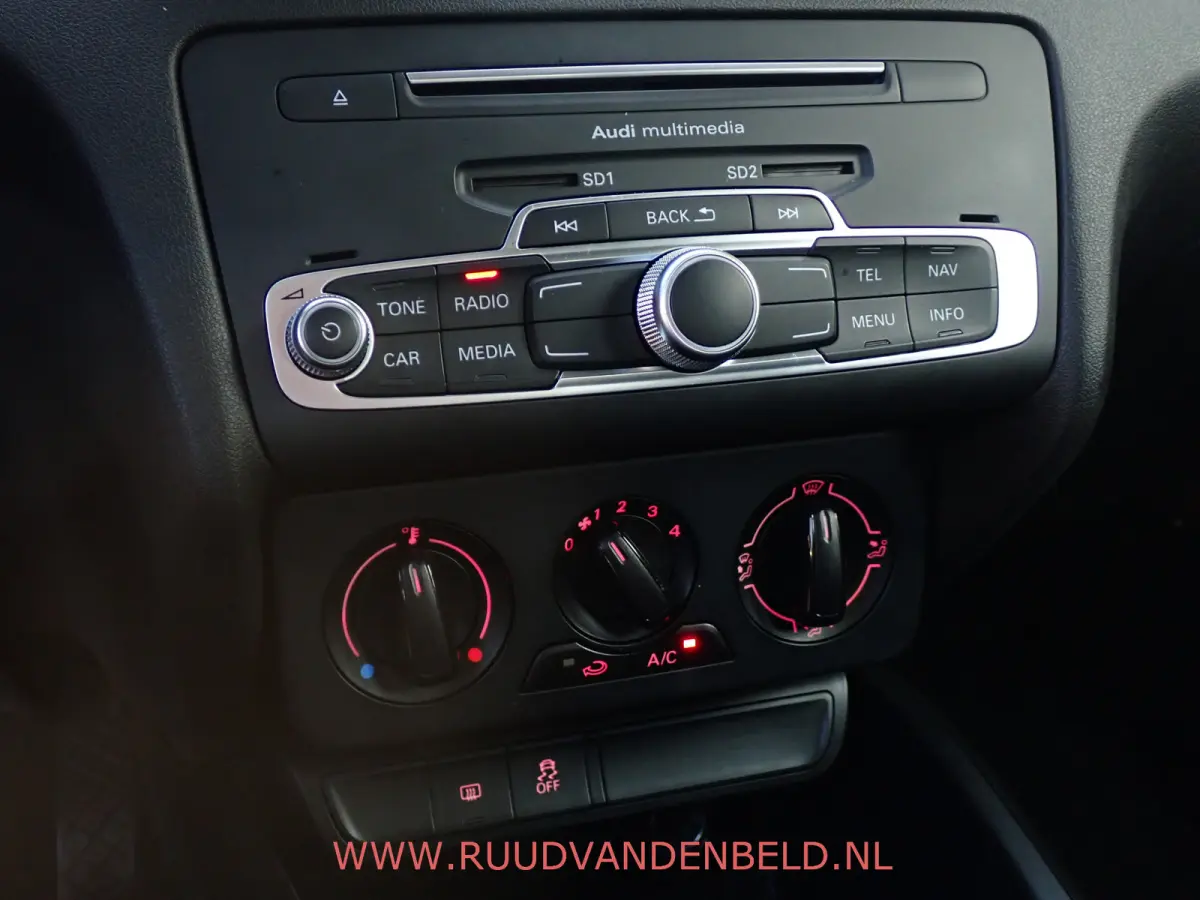 1.0TFSI 5-DEURS // AIRCO / CRUISE / BLUETOOTH