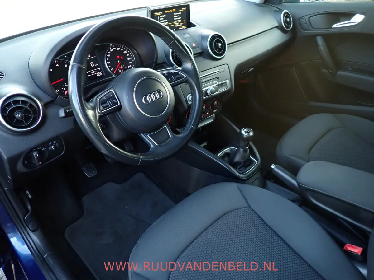 1.0TFSI 5-DEURS // AIRCO / CRUISE / BLUETOOTH