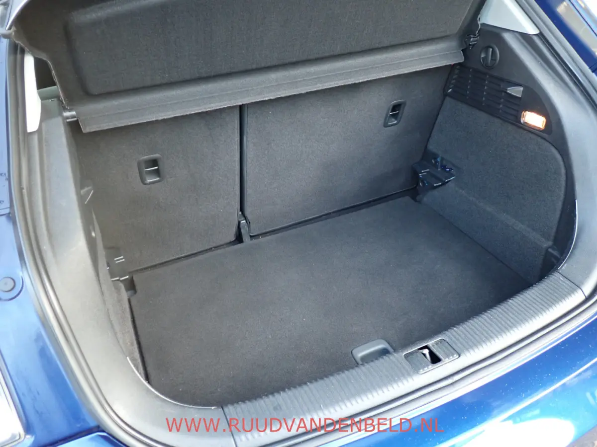 1.0TFSI 5-DEURS // AIRCO / CRUISE / BLUETOOTH