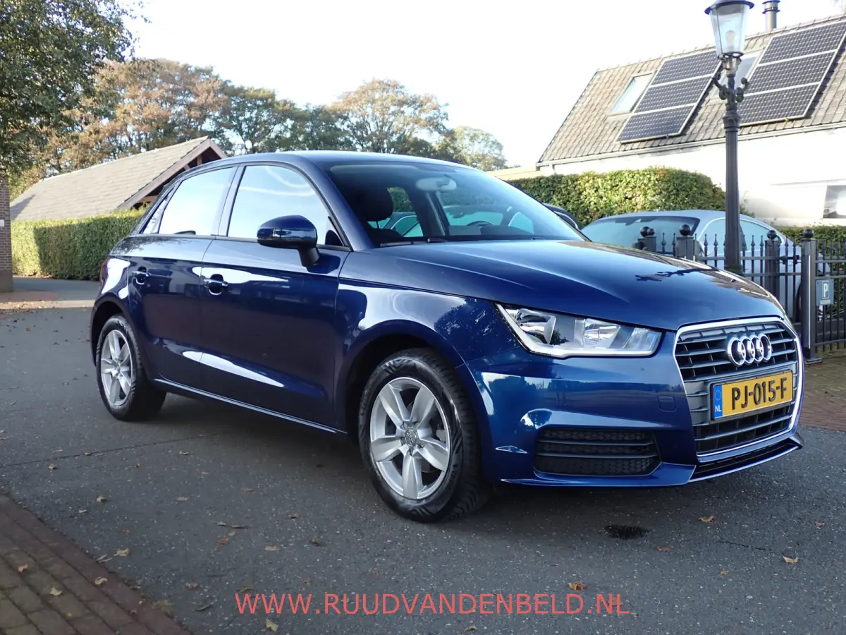 1.0TFSI 5-DEURS // AIRCO / CRUISE / BLUETOOTH