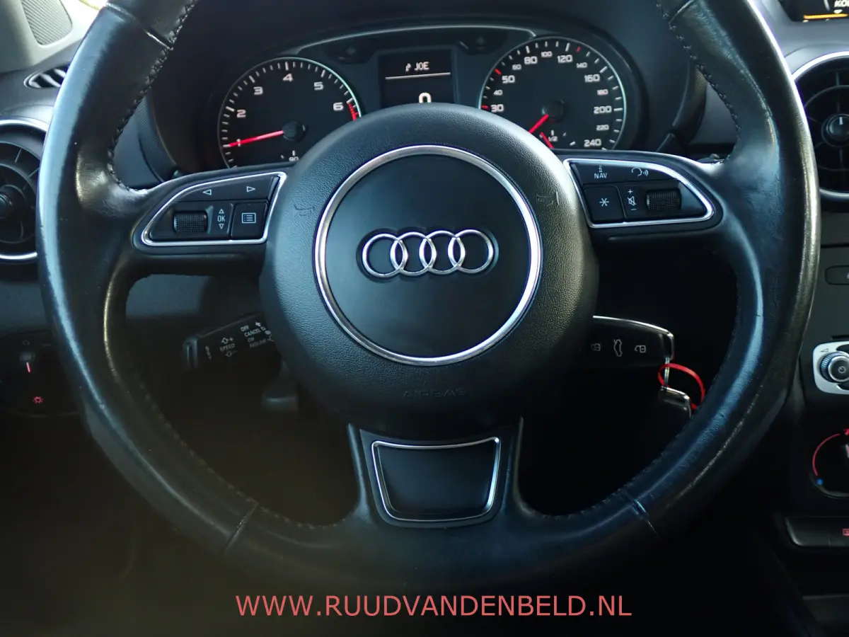 1.0TFSI 5-DEURS // AIRCO / CRUISE / BLUETOOTH