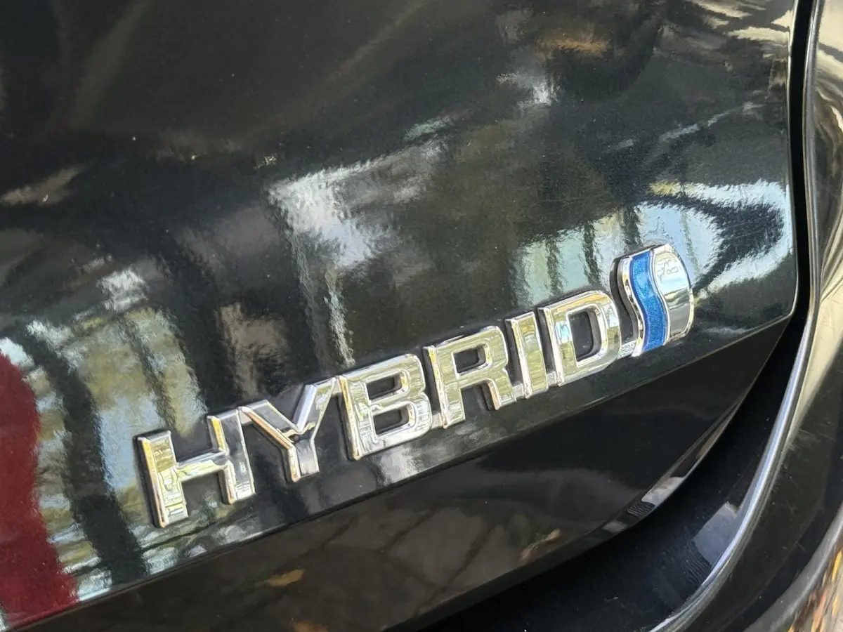 1.8 Hybrid | PDC + Camera|Climate control |Stoelverwarming | LM Velgen | Apple Carplay/Android Auto |