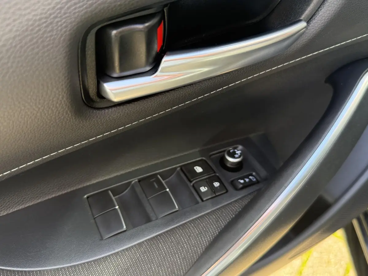 1.8 Hybrid | PDC + Camera|Climate control |Stoelverwarming | LM Velgen | Apple Carplay/Android Auto |