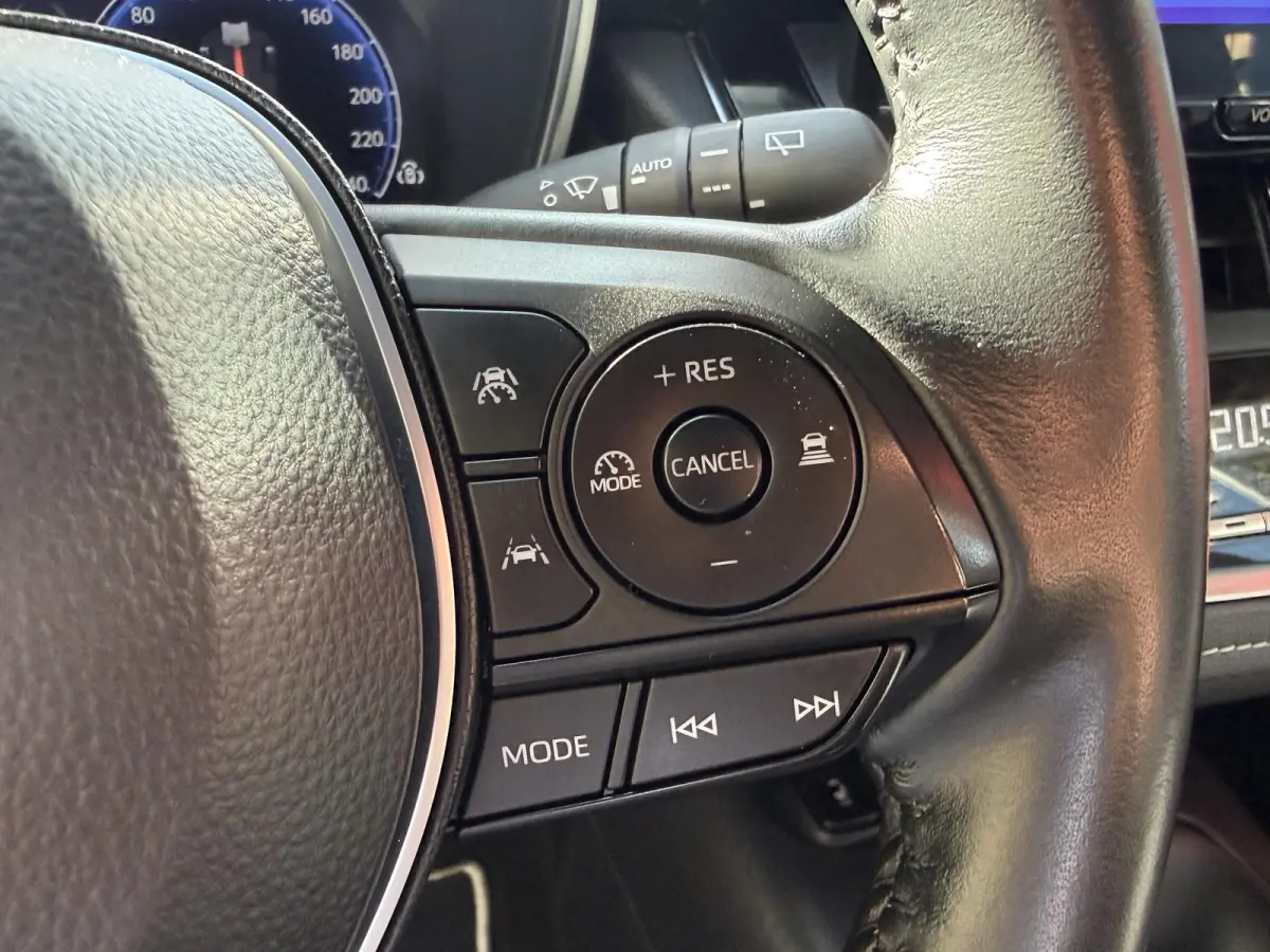 1.8 Hybrid | PDC + Camera|Climate control |Stoelverwarming | LM Velgen | Apple Carplay/Android Auto |