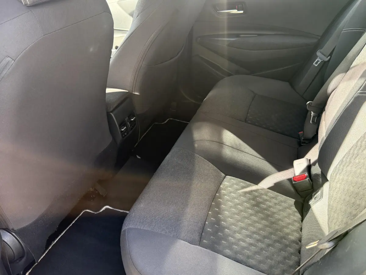 1.8 Hybrid | PDC + Camera|Climate control |Stoelverwarming | LM Velgen | Apple Carplay/Android Auto |