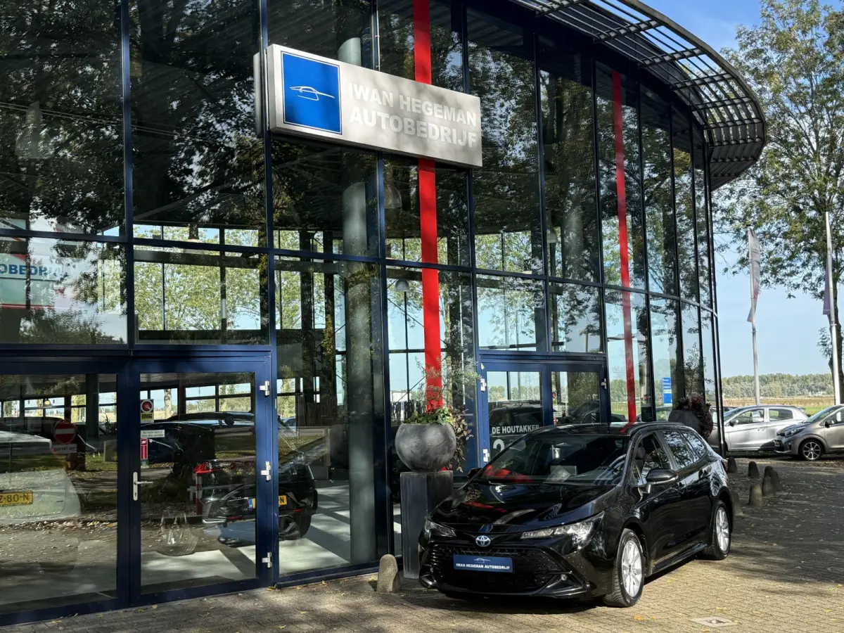 1.8 Hybrid | PDC + Camera|Climate control |Stoelverwarming | LM Velgen | Apple Carplay/Android Auto |