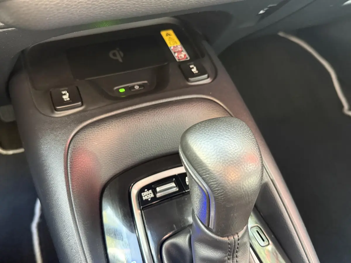 1.8 Hybrid | PDC + Camera|Climate control |Stoelverwarming | LM Velgen | Apple Carplay/Android Auto |