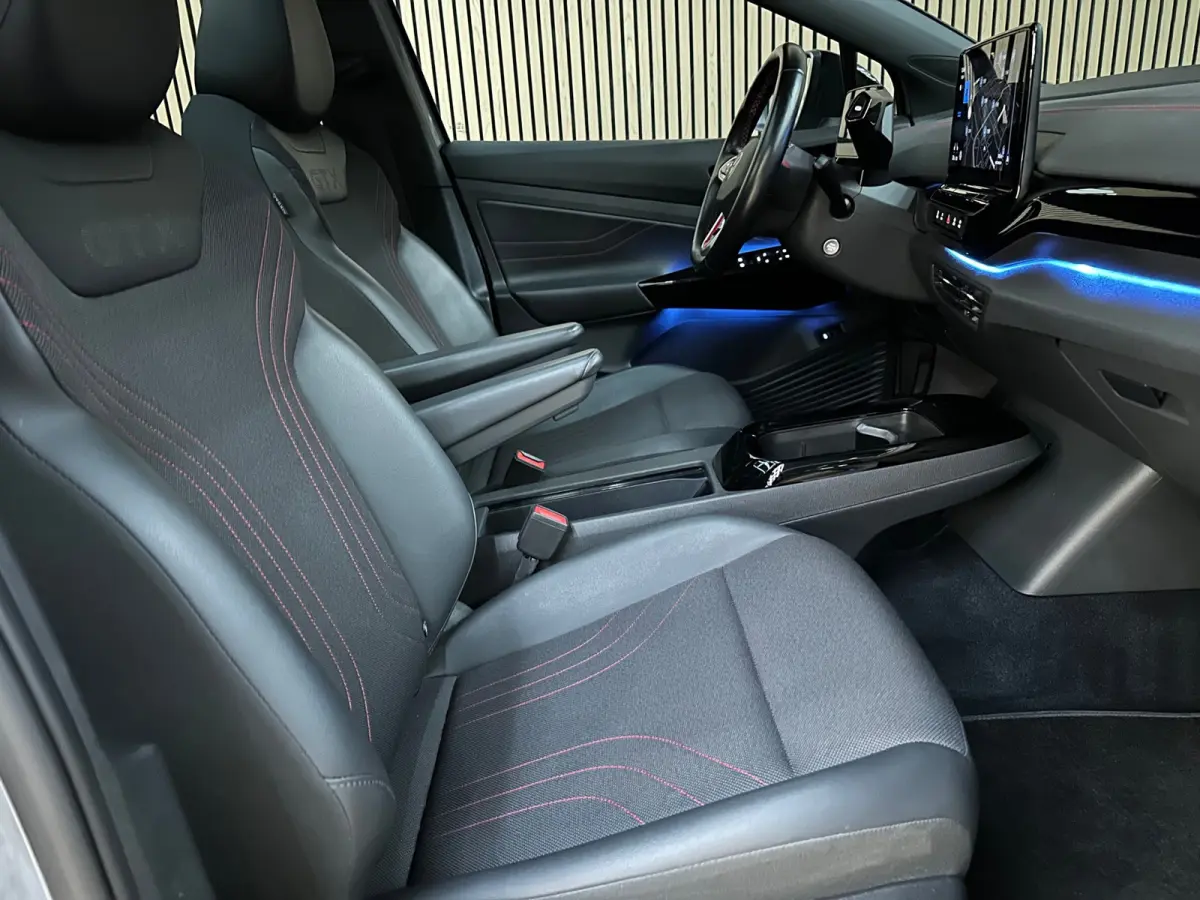 GTX 4Motion 77 kWh 299PK - Pano - HeadUp