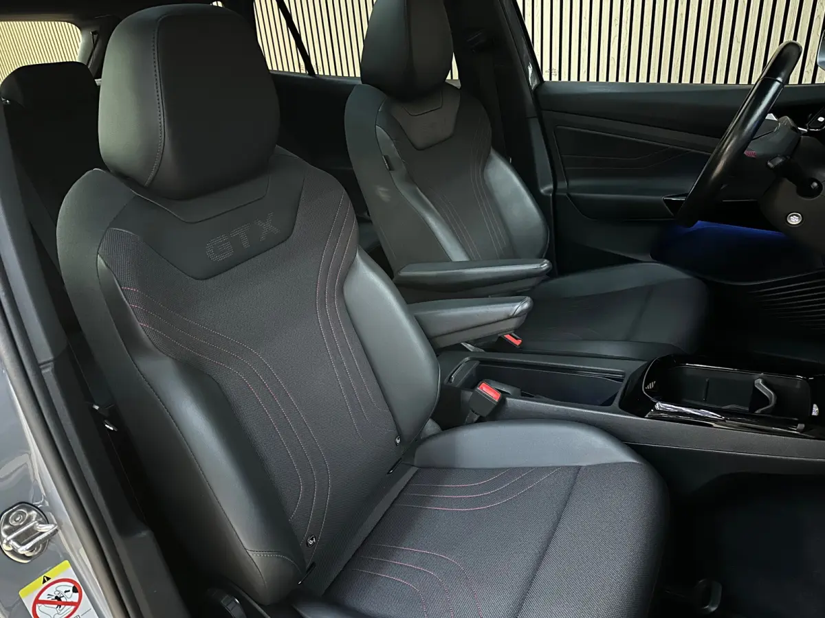 GTX 4Motion 77 kWh 299PK - Pano - HeadUp