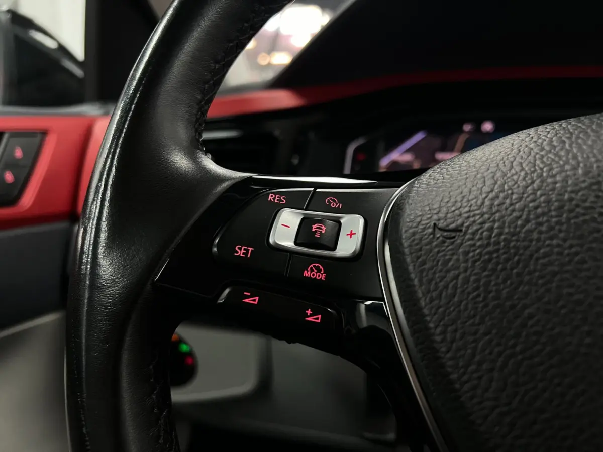 1.0 TSI R-Line |Virtual |ACC |BEATS | 116PK|