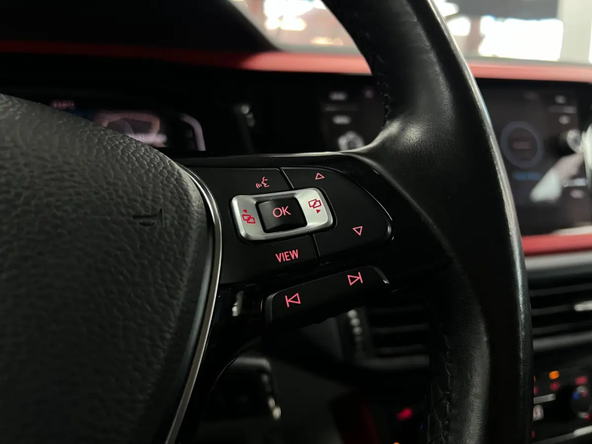 1.0 TSI R-Line |Virtual |ACC |BEATS | 116PK|