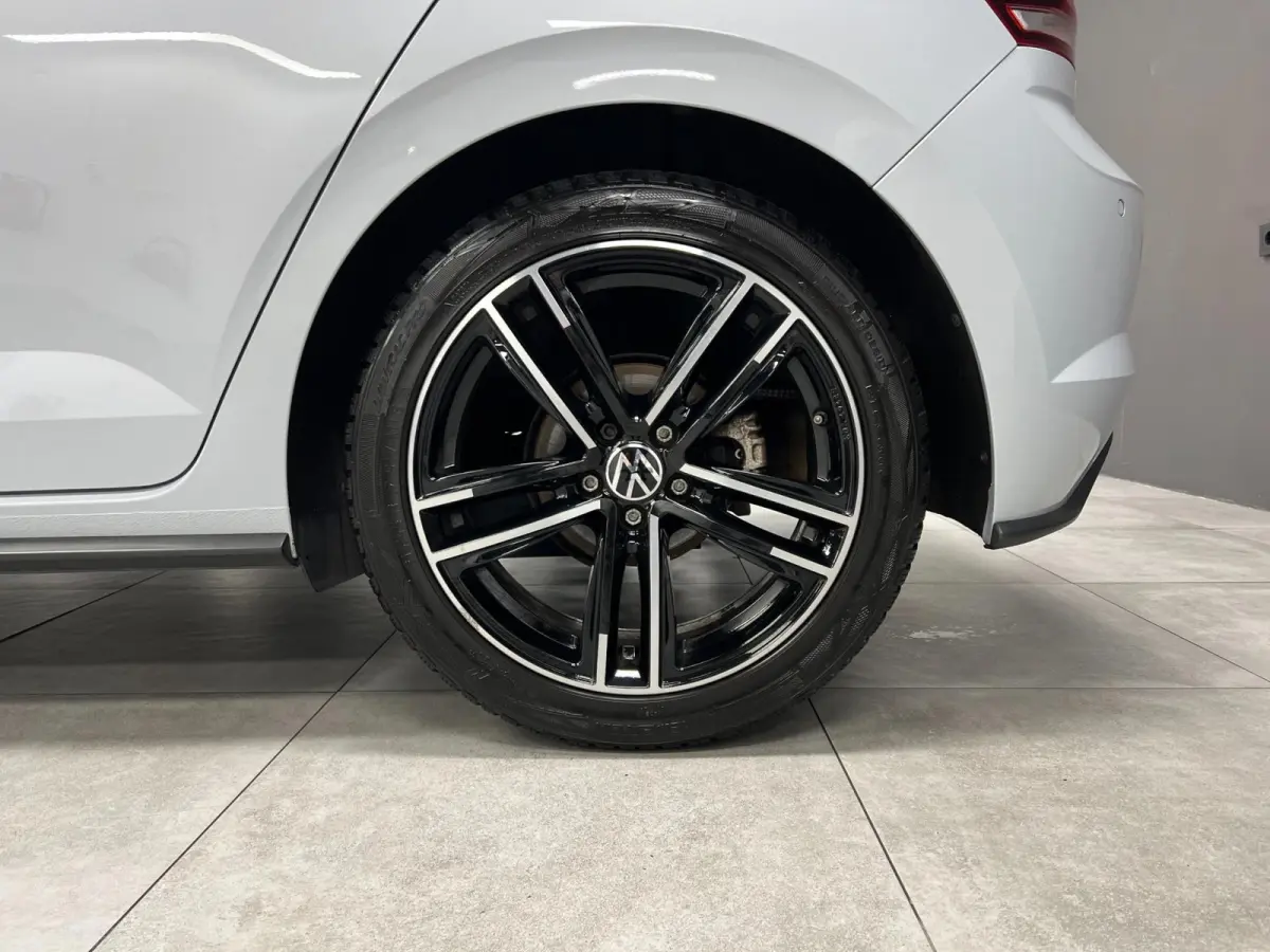 1.0 TSI R-Line |Virtual |ACC |BEATS | 116PK|