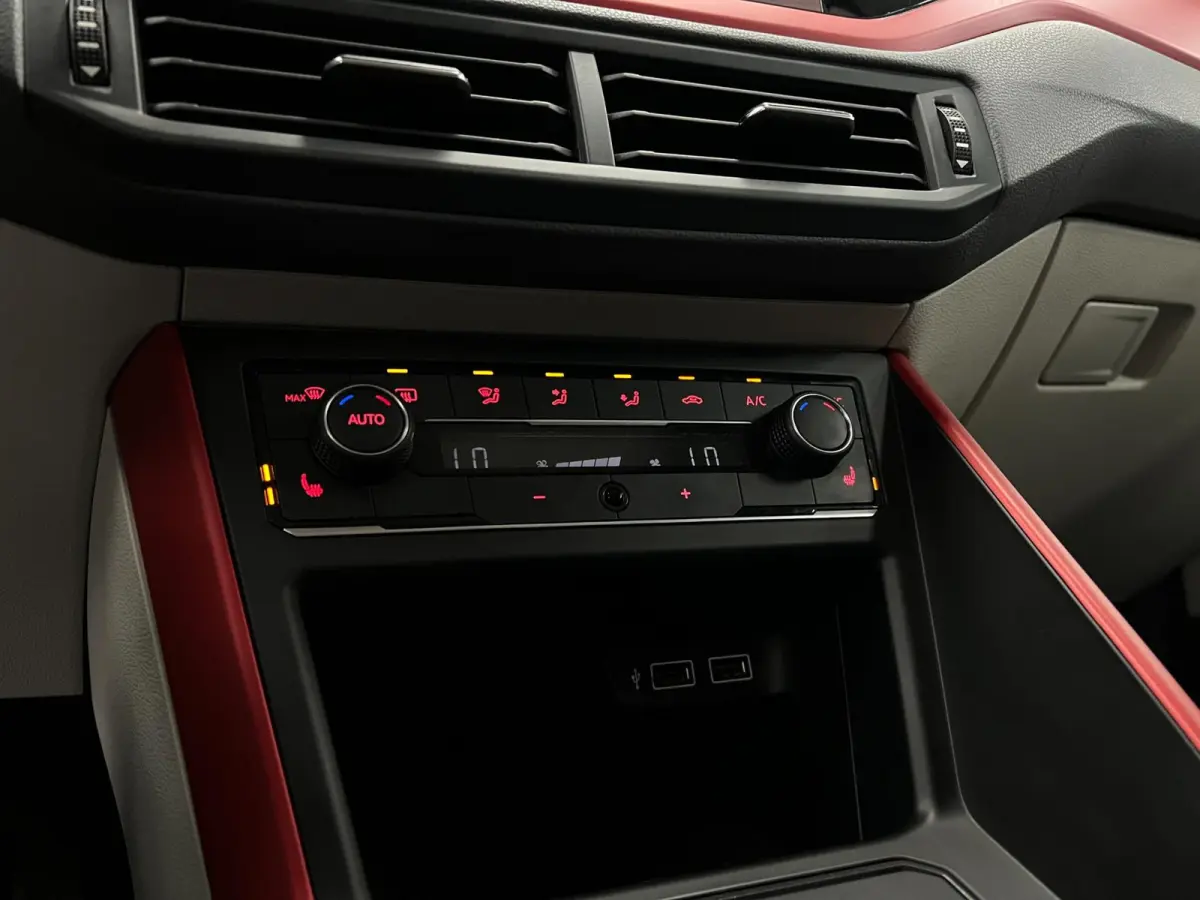 1.0 TSI R-Line |Virtual |ACC |BEATS | 116PK|