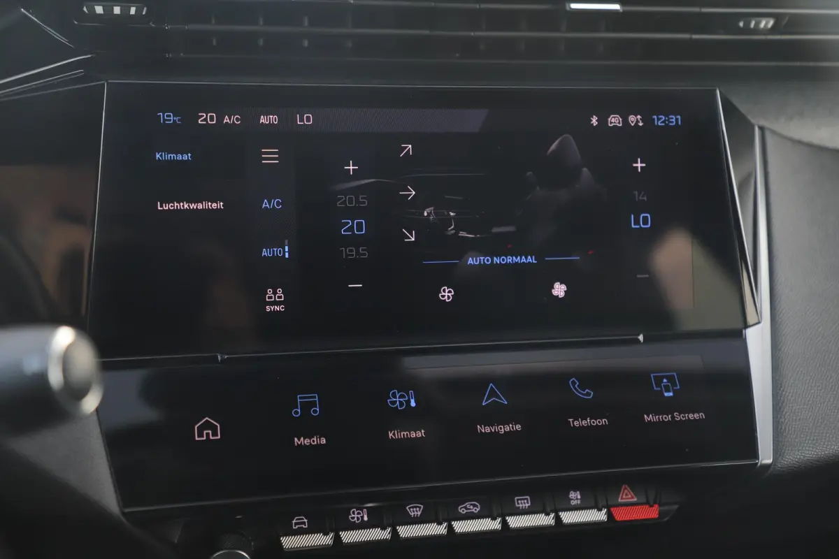 1.2 PureTech Allure Pack Business Automaat 131PK Trekhaak LMV Navigatie Achteruitrijcamera Half Leder Carplay Android Adaptive Cruise