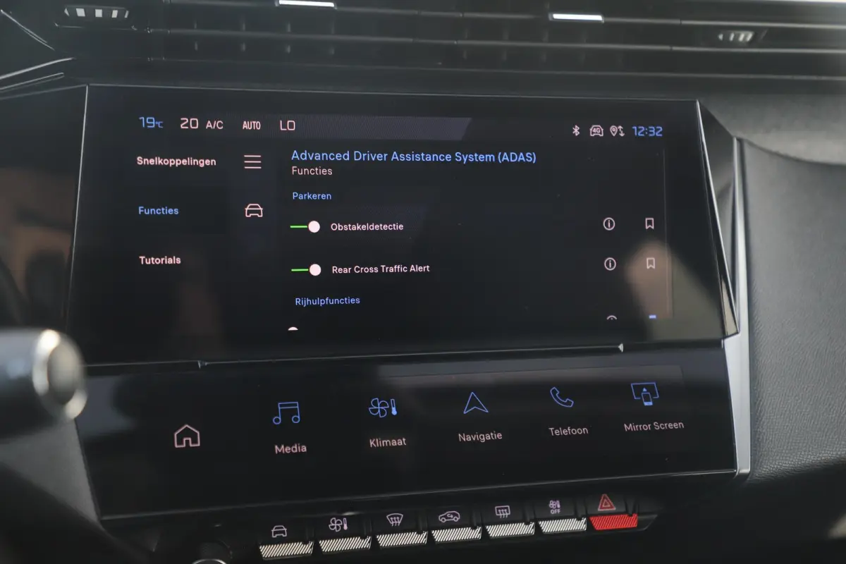 1.2 PureTech Allure Pack Business Automaat 131PK Trekhaak LMV Navigatie Achteruitrijcamera Half Leder Carplay Android Adaptive Cruise