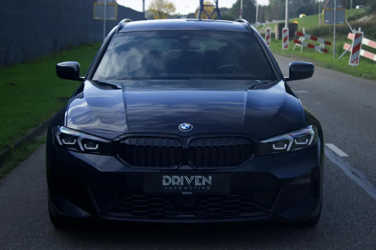 330i