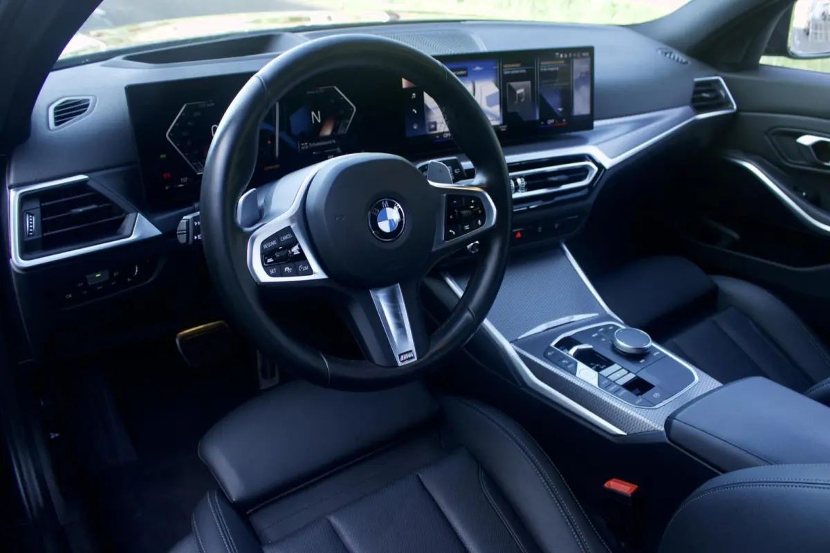 330i