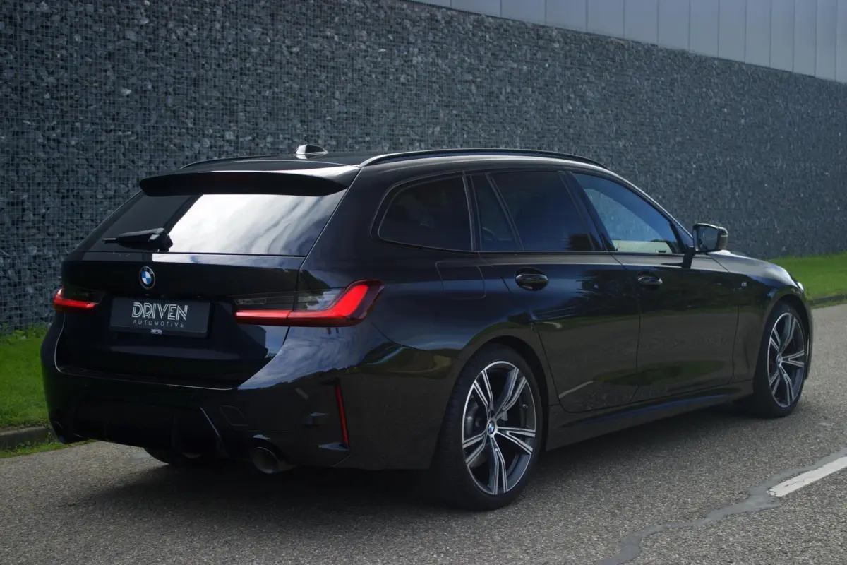 330i
