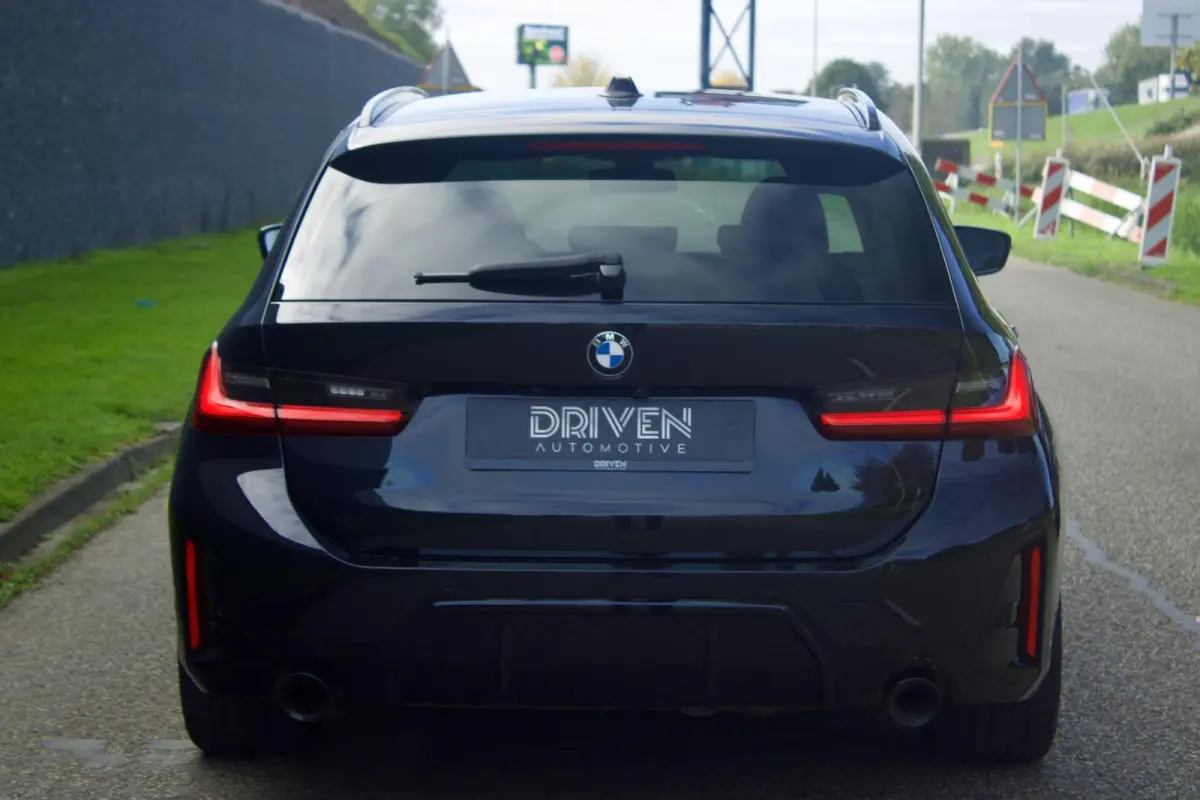 330i