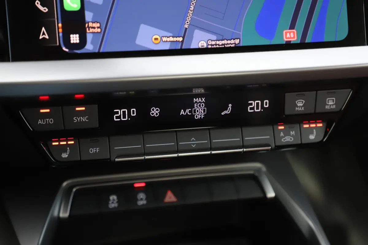 30 TFSI S edition Trekhaak Half Leder Rode Stiksels Navigatie Achteruitrijcamera Stoelverwarming Adaptive Cruise Carplay Android LMV S-Line