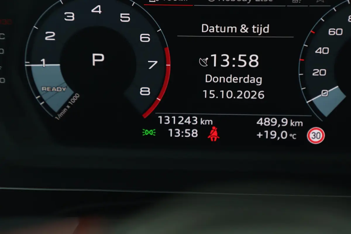 30 TFSI S edition Trekhaak Half Leder Rode Stiksels Navigatie Achteruitrijcamera Stoelverwarming Adaptive Cruise Carplay Android LMV S-Line