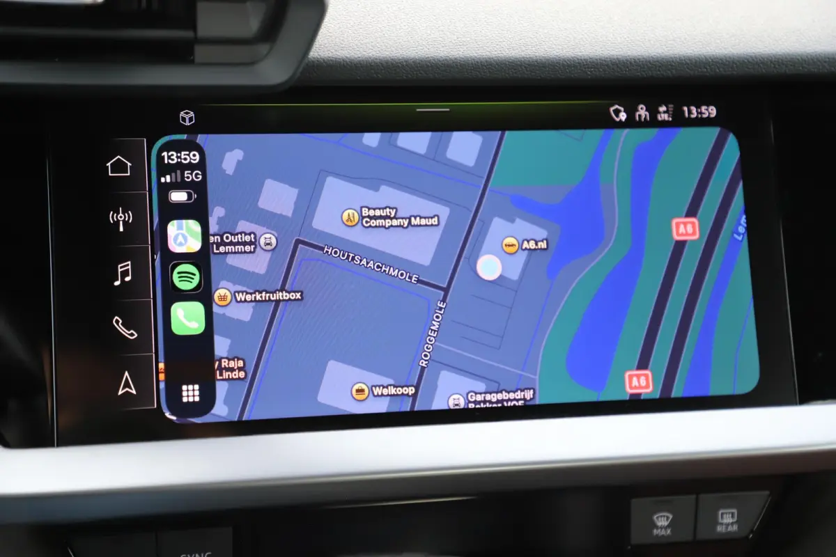 30 TFSI S edition Trekhaak Half Leder Rode Stiksels Navigatie Achteruitrijcamera Stoelverwarming Adaptive Cruise Carplay Android LMV S-Line