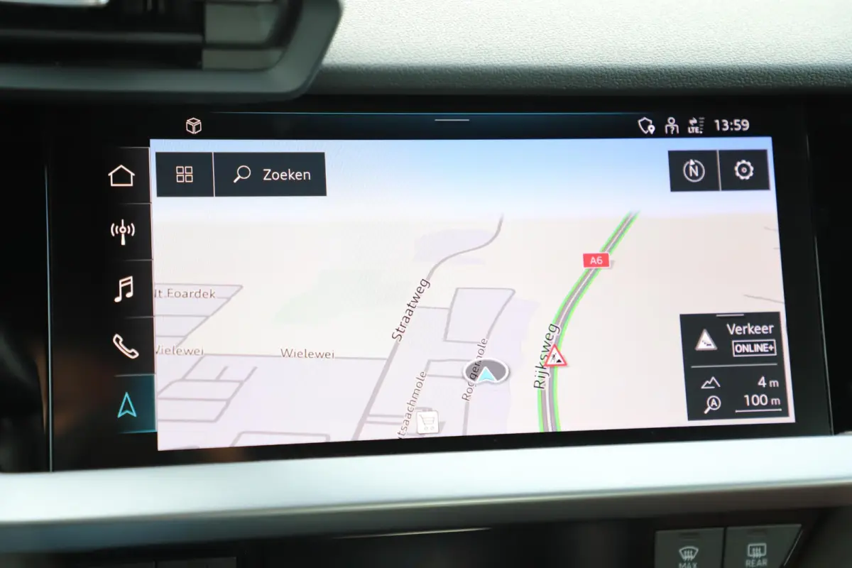 30 TFSI S edition Trekhaak Half Leder Rode Stiksels Navigatie Achteruitrijcamera Stoelverwarming Adaptive Cruise Carplay Android LMV S-Line