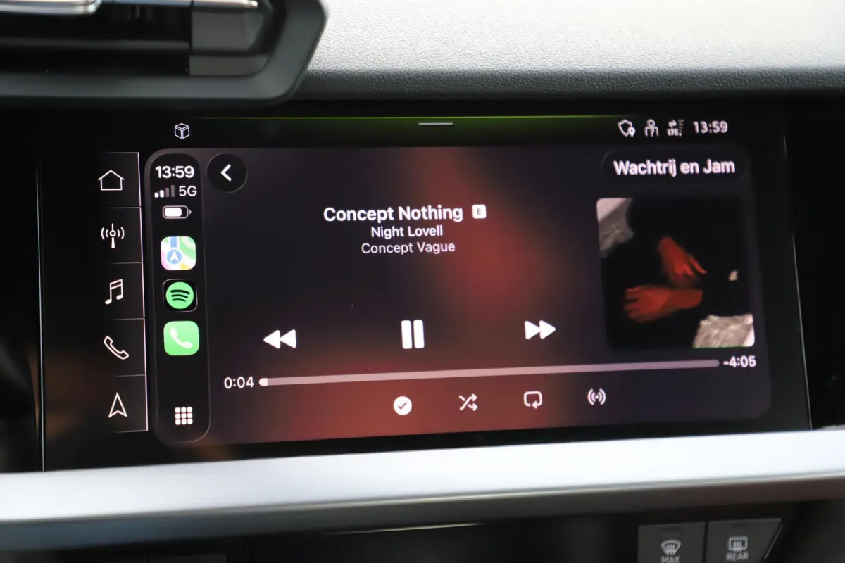 30 TFSI S edition Trekhaak Half Leder Rode Stiksels Navigatie Achteruitrijcamera Stoelverwarming Adaptive Cruise Carplay Android LMV S-Line