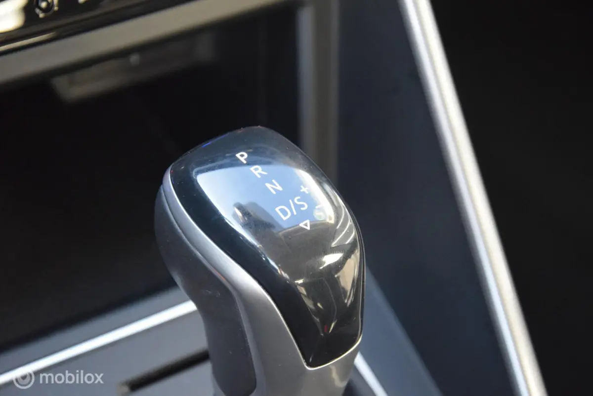 1.0 TSI Style Adaptive Cruise Apple Carplay Blind spot