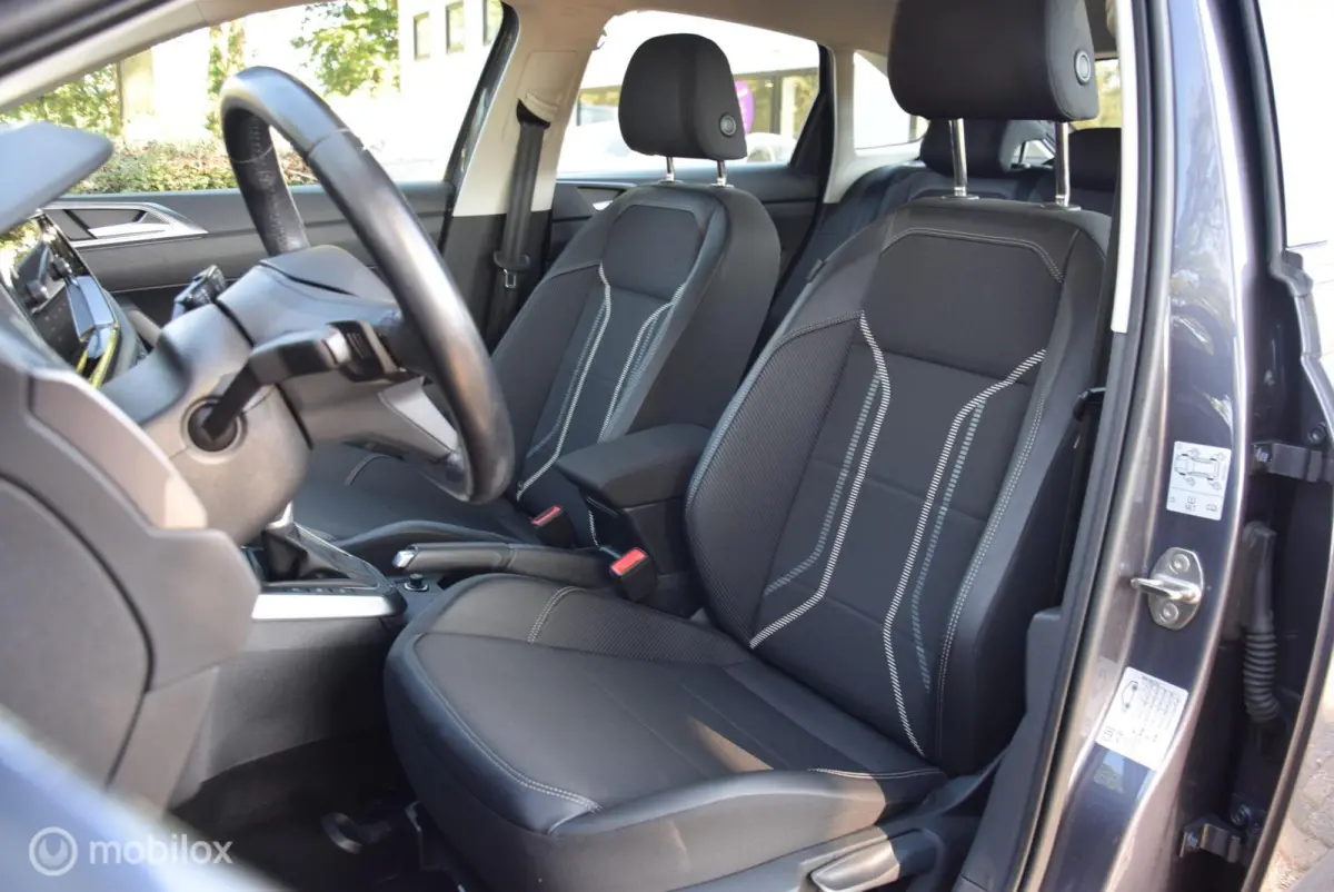 1.0 TSI Style Adaptive Cruise Apple Carplay Blind spot
