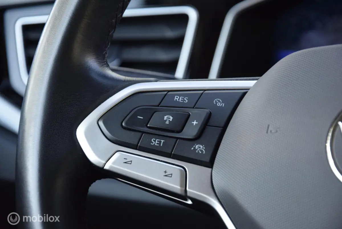 1.0 TSI Style Adaptive Cruise Apple Carplay Blind spot