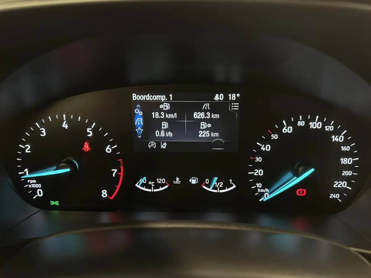 1.0 EcoBoost ST Line Business|Winterpack|Carplay|Navi|