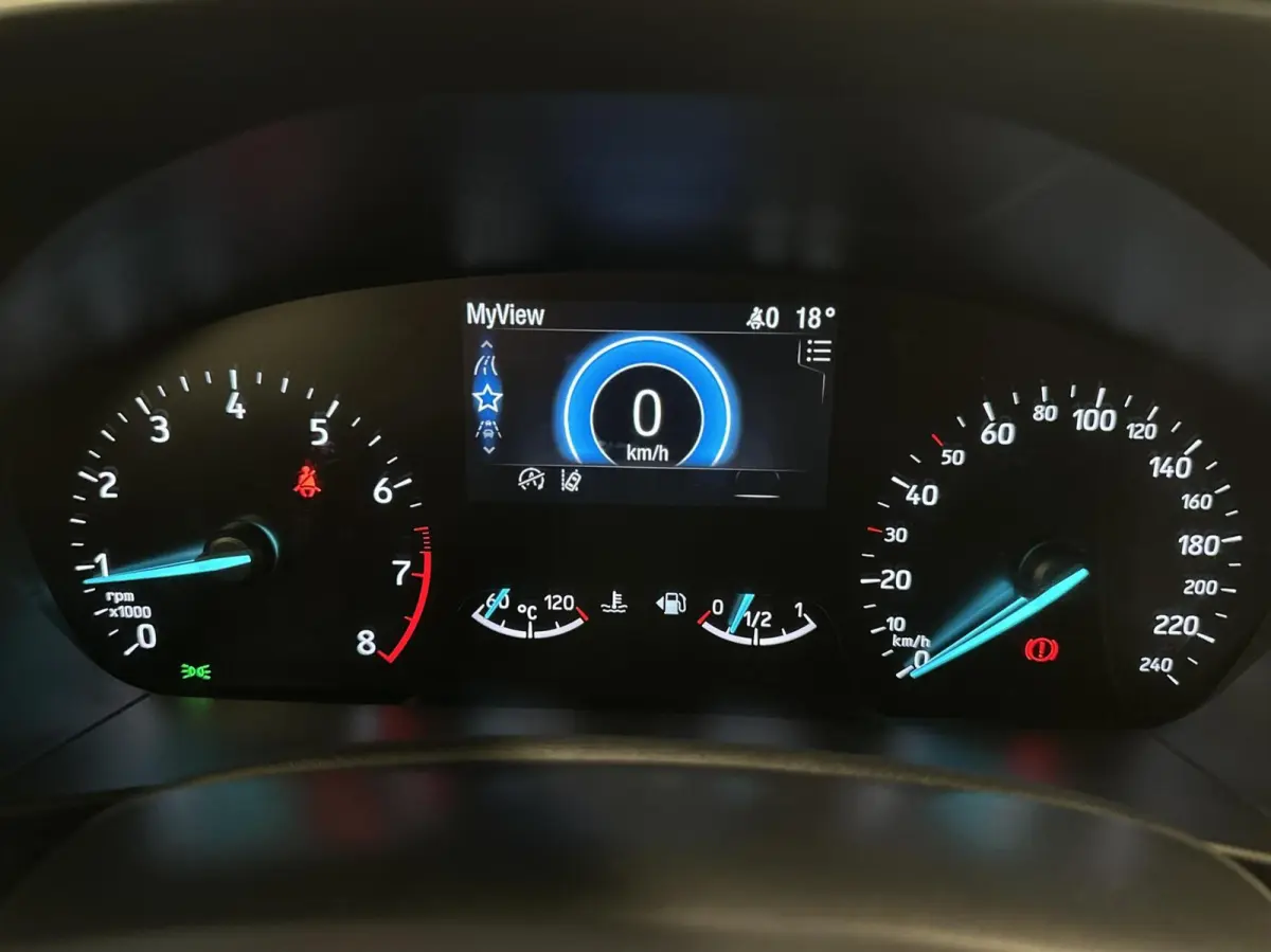 1.0 EcoBoost ST Line Business|Winterpack|Carplay|Navi|