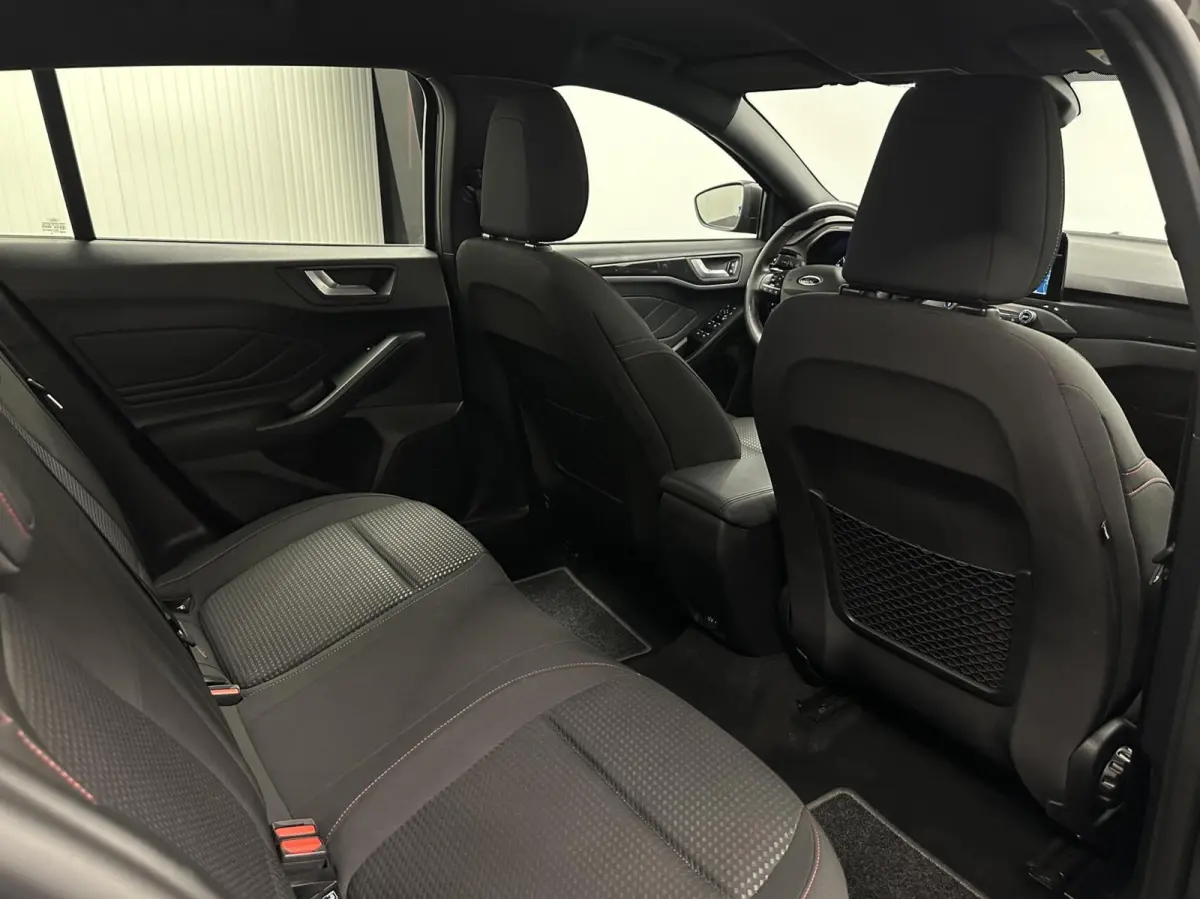 1.0 EcoBoost ST Line Business|Winterpack|Carplay|Navi|