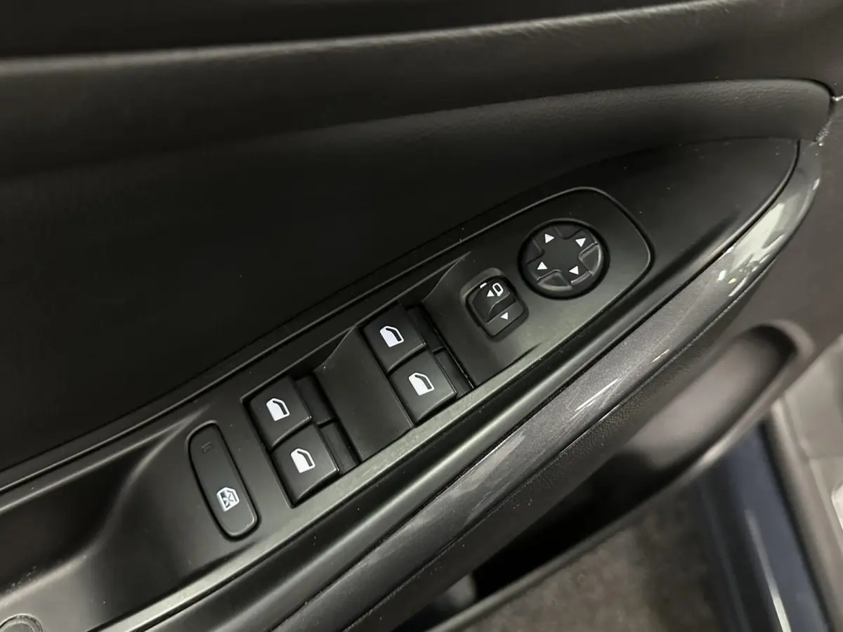 1.2 Turbo Ultimate|Stuur/Stoelverwarming|Carplay|Climate/Cruisecontrol|
