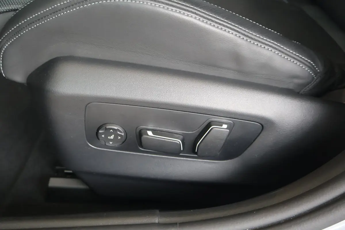 M5 | Driving Assistant Professional | Parking Assistant Professional | Bowers & Wilkins | M Drivers Pack | Panoramadak