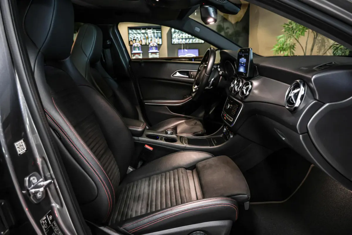 220 4MATIC AMG Line|Pano|Trekhaak|Carplay|Navi|