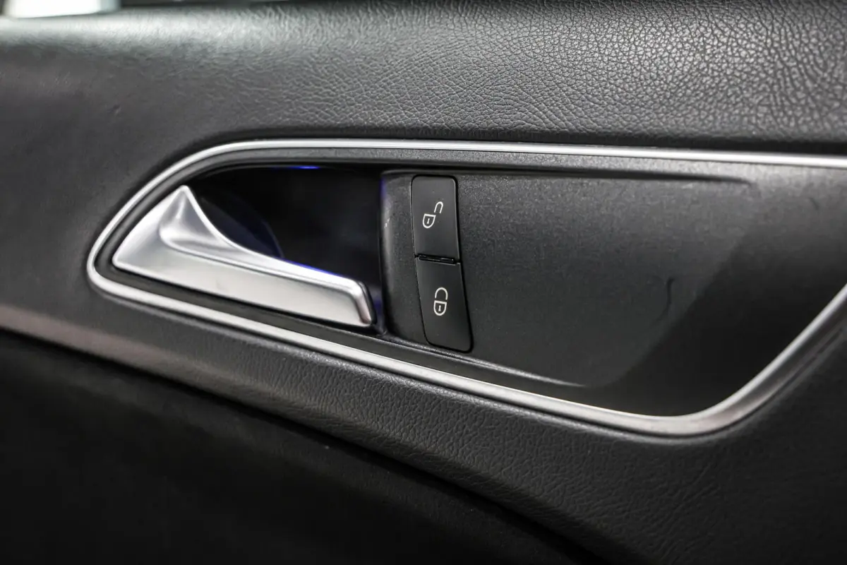 220 4MATIC AMG Line|Pano|Trekhaak|Carplay|Navi|