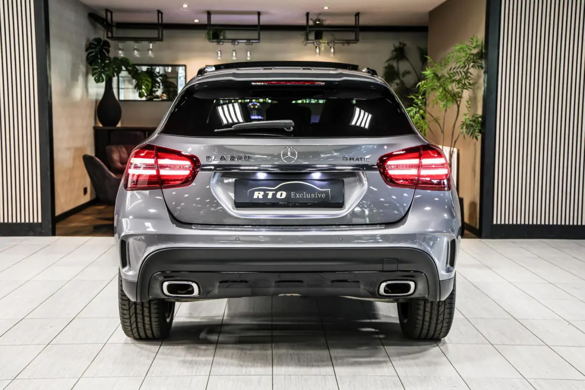 220 4MATIC AMG Line|Pano|Trekhaak|Carplay|Navi|