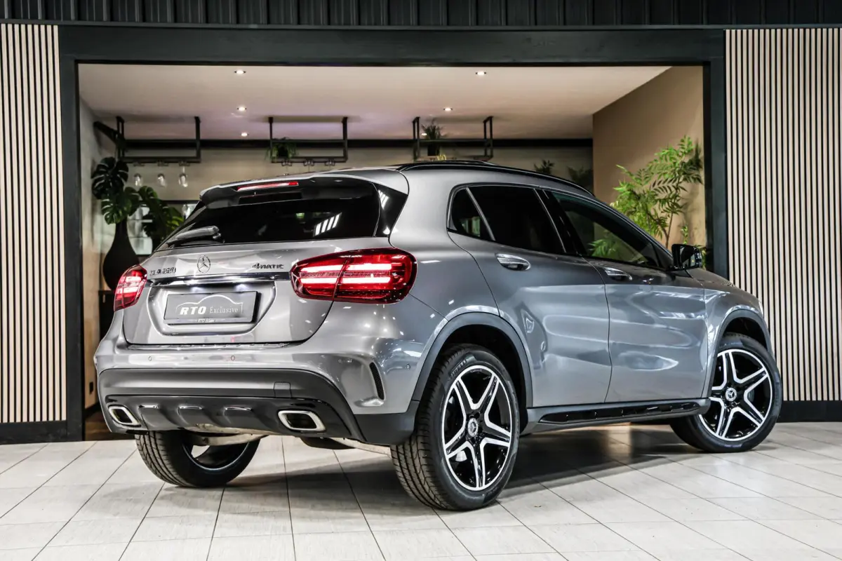 220 4MATIC AMG Line|Pano|Trekhaak|Carplay|Navi|