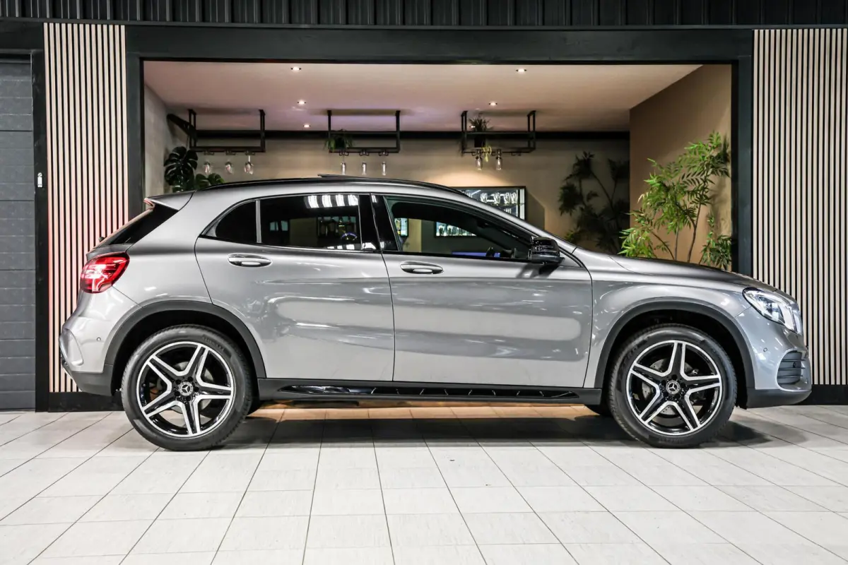 220 4MATIC AMG Line|Pano|Trekhaak|Carplay|Navi|
