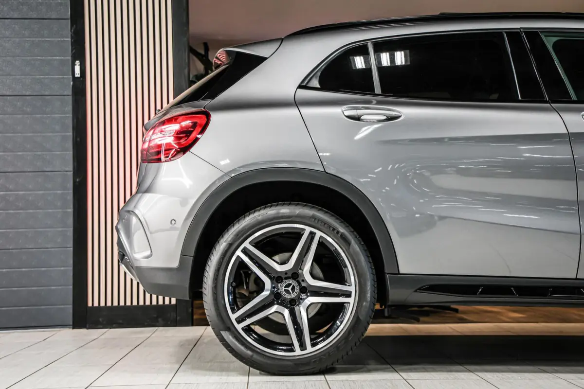 220 4MATIC AMG Line|Pano|Trekhaak|Carplay|Navi|