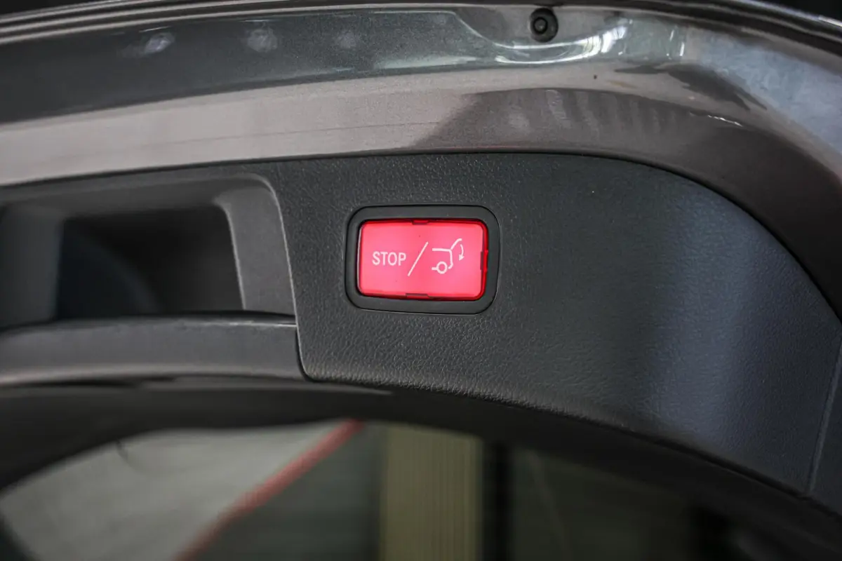 220 4MATIC AMG Line|Pano|Trekhaak|Carplay|Navi|