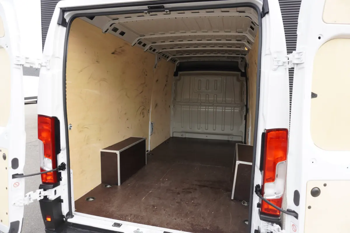165PK L4H2 2 Zits Standkachel Stoelverwarming Parkeersensoren Airco