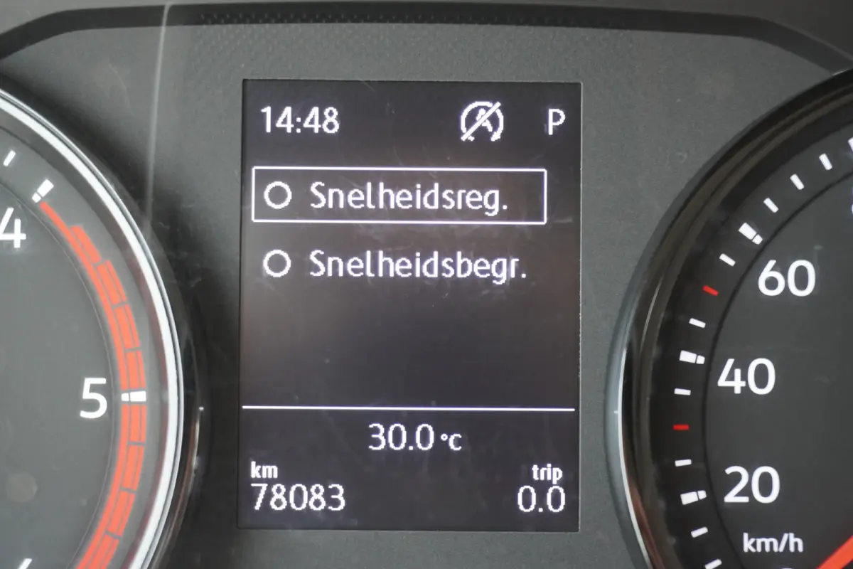 140pk Automaat Bakwagen Laadklep zijdeur Apple Carplay Airco Cruise control